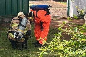 Bomberos realizan procedimiento ante rotura de termómetro de mercurio