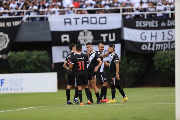 Olimpia en el mercado: Tres nombres asegurados y un goleador en la mira