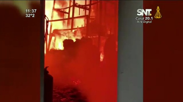 Voraz incendio en el SENAVE - SNT