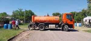 Continúan con la distribución agua potable en Villa Hayes