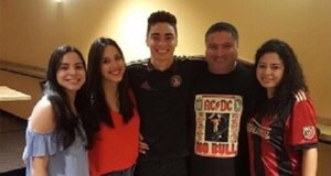 Muestra su lado más humano: Miguel Almirón habla de sus padres