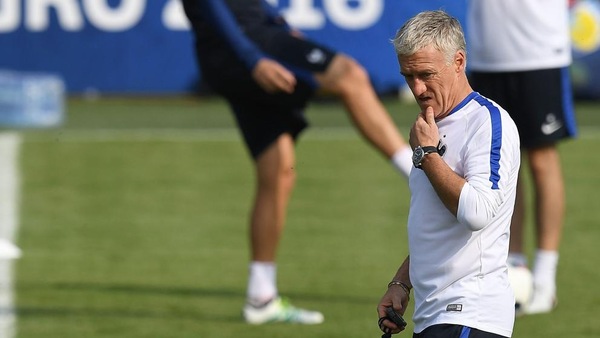 Federación Francesa se reunirá a partir de la semana que viene con Deschamps para definir su futuro