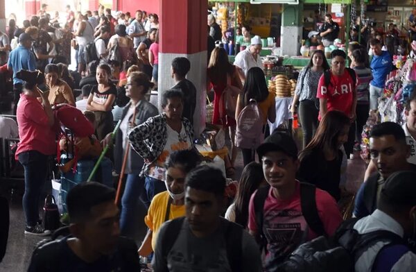 Terminal de ómnibus: mucho movimiento, pero bloque inaugurado no funciona - Nacionales - ABC Color