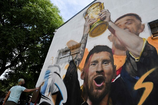 Diario HOY | El mural que inmortaliza a Messi levantando la Copa del Mundo