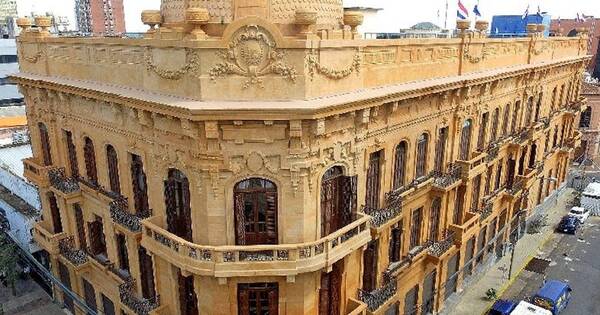 La Nación / Hacienda aguarda versión final del PGN para recomendar veto parcial o aprobación