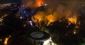 La Nación / Reportan 2 fallecidos y 400 viviendas afectadas por un gran incendio en Viña del Mar