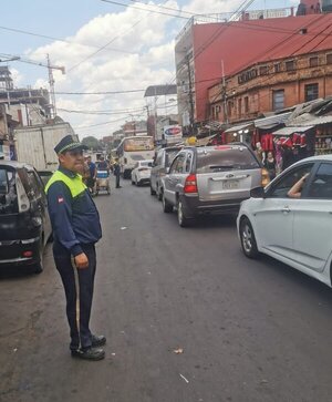 Intenso movimiento vehicular por las fiestas | 1000 Noticias