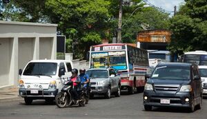 Así nos movemos en Asunción y alrededores: El automóvil es lo más utilizado y se prefiere caminar antes que andar en colectivo - MarketData