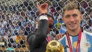 La FIFA investiga cómo pudo un chef turco hacerse fotos en el campo tras final del Mundial