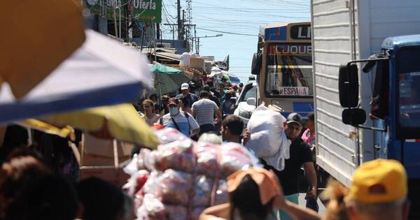 La Nación / Registran un incremento en el tráfico vehicular en Asunción por la Navidad