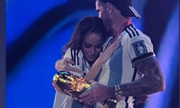 De Paul y la copa del mundo sorprendieron a Tini en su concierto