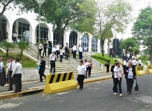 Declararon asueto a partir de este mediodía para funcionarios públicos, atendiendo las celebraciones de Navidad