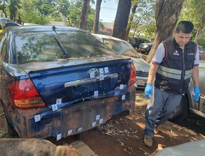 Querellan a 11 policías que “por error” mataron a un joven e hirieron a una mujer