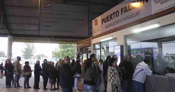 La Nación / Movimiento migratorio repuntó en diciembre más de 120% frente al año anterior
