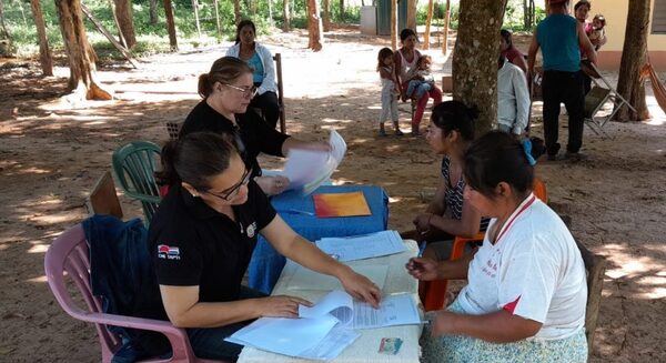Entregan subsidios habitacionales a familias indígenas de Canindeyú