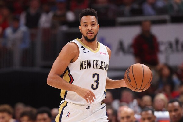 Diario HOY | Pelicans cortan racha negativa en la NBA gracias a un colosal McCollum