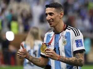 Ángel di María “va a seguir jugando” con la selección argentina, según prensa - Fútbol Internacional - ABC Color