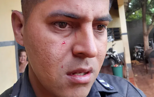 Dos mujeres y un joven detenidos por supuesta agresión a policía - Noticiero Paraguay