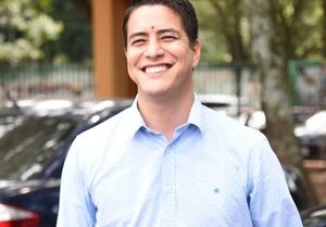 Periodista sufre grave accidente y pierde uno de los dedos