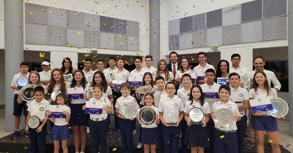 La Nación / Golf: Reconocen a jóvenes destacados del 2022