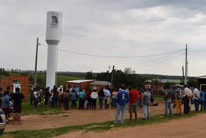 Falta de agua se agudiza en los barrios de Santaní y los usuarios piden auxilio a las autoridades - Nacionales - ABC Color