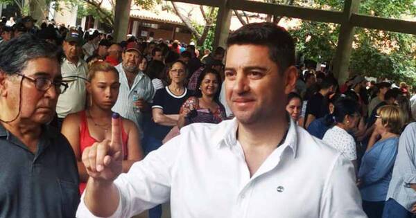 La Nación / “Las internas coloradas ayudan a fortalecer más a la democracia”