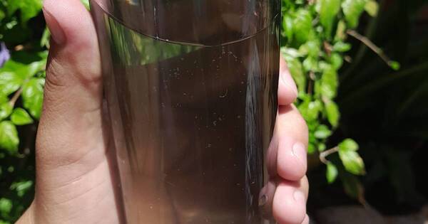 La Nación / Pobladores denuncian que la Essap provee agua de mala calidad en Samber