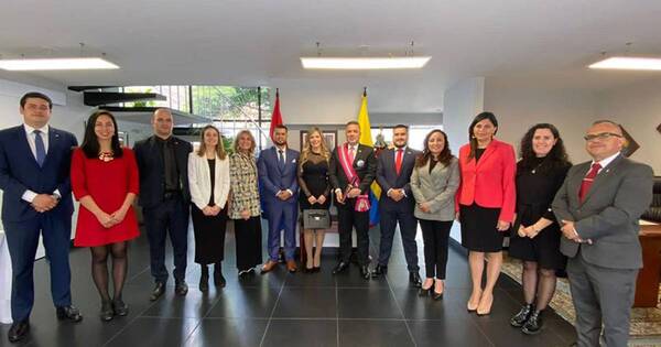 La Nación / Embajador colombiano fue condecorado por la Cancillería paraguaya