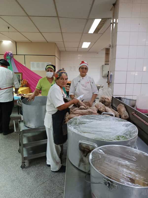 Diario HOY | Clínicas prepara el tradicional menú de Navidad