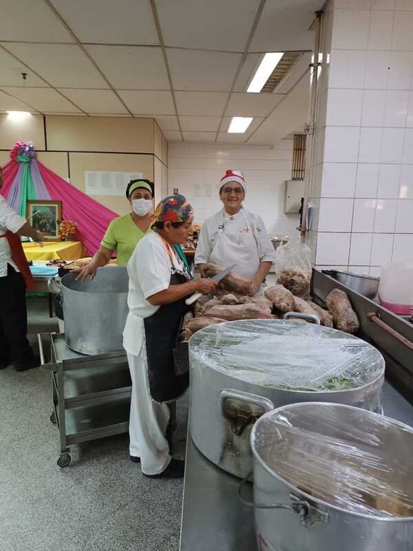 En Clínicas, ultiman menú especial por Navidad para funcionarios y pacientes - Unicanal