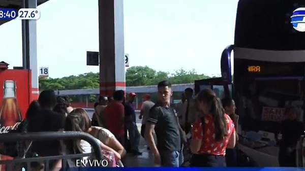 Intenso movimiento en la Estación de Buses de Asunción - Paraguaype.com