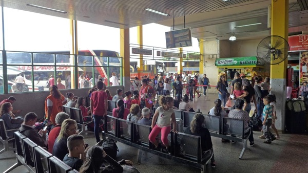 Más de 30 mil personas ya pasaron por la Estación de Buses de Asunción - ADN Digital