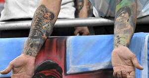La Nación / Fiebre mundialista duplicó el trabajo de los tatuadores argentinos