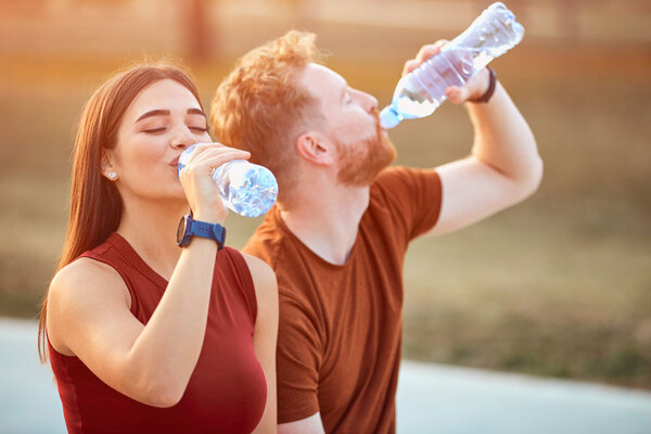 Beneficios del consumo de agua en temporadas de verano