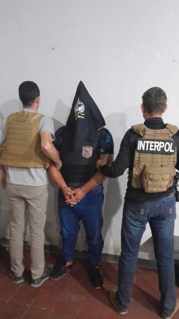 Cena de Navidad, la oportunidad para detener a hombre buscado por la justicia Argentina desde hace 5 años - Policiales - ABC Color