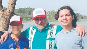 "De visita a mi comandante en jefe", dijo el hijo de Fernando Lugo