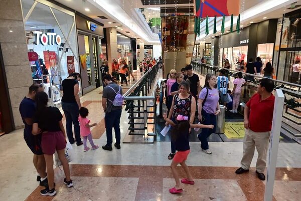 Mejoría de ventas en varios estratos del comercio dan esperanza de recuperación - Nacionales - ABC Color