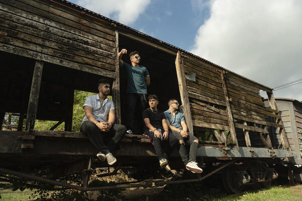 Diario HOY | La banda nacional Espinas de Viento dice “Ay Mujer”