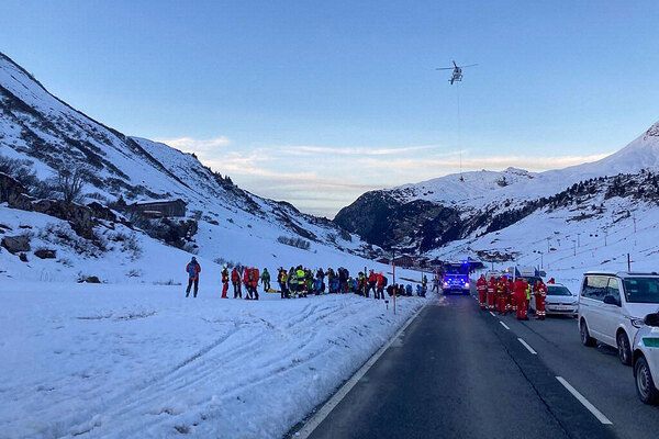 Avalancha de nieve sepulta a una decena de aficionados en Austria