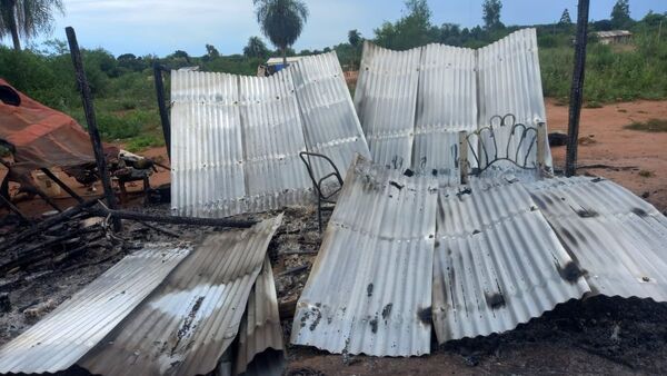 Incendio provocado deja sin casa a familias de asentamiento en Alto Paraná