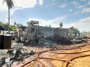 Tres camiones fueron consumidos por las llamas en un incendio registrado en Itauguá - Nacionales - ABC Color