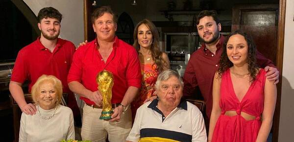 ODD también besó la Copa del Mundo ganada por Argentina