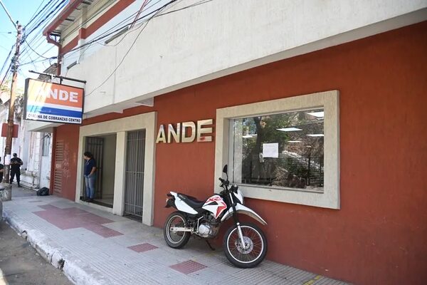 ANDE cierra su oficina de cobranzas del centro de Asunción - Economía - ABC Color