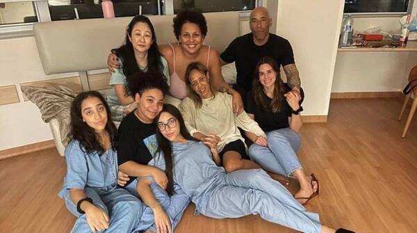 Pelé sigue luchando pero está muy delicado: Más hijos lo acompañan