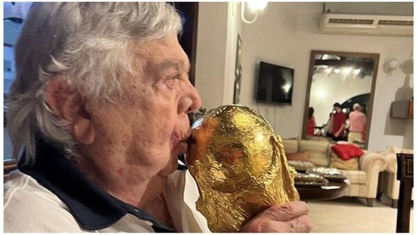 Un campeón del mundo con la Copa del Mundo