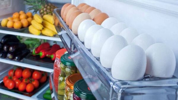 ¿Los huevos se almacenan dentro o fuera de la heladera?