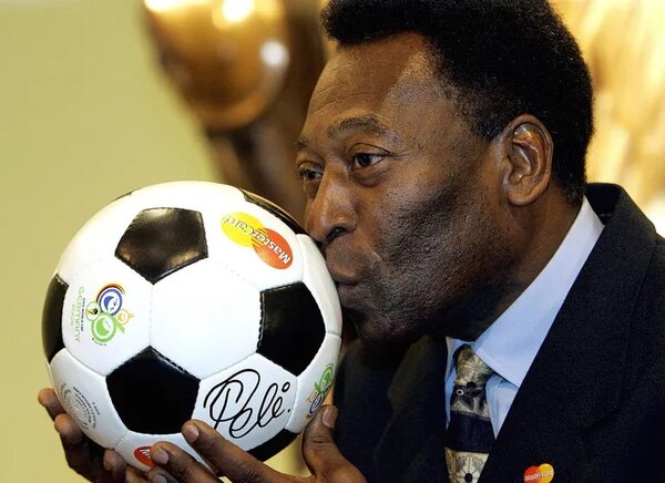 Pelé sigue bajo cuidados intensivos - Fútbol Internacional - ABC Color
