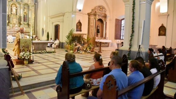 Cardenal rechaza desigualdad social y corrupción que dañan a la humanidad