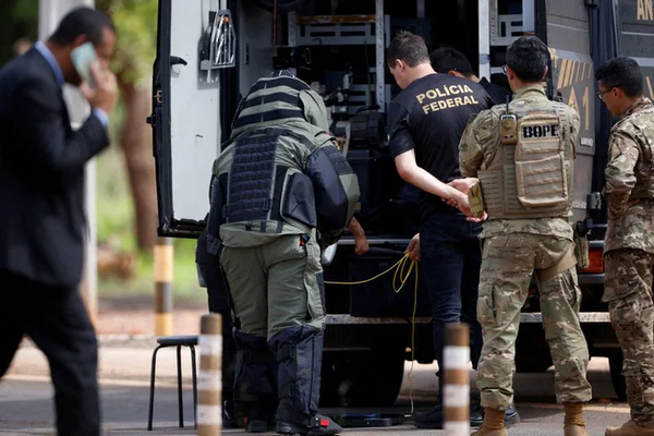 Un seguidor de Bolsonaro fue detenido por la policía por intentar detonar explosivos en el aeropuerto de Brasilia