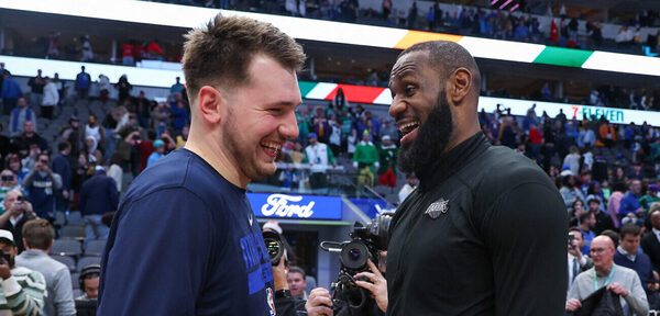Doncic y sus Mavs ganan duelo navideño a Lakers pese a gran exhibición de LeBron